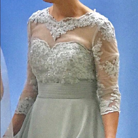 A special occasion dress - Picture 2 of 8